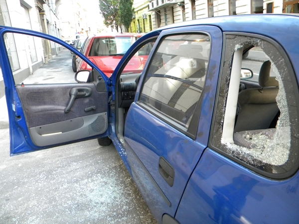 RECORD INFRACŢIONAL: A spart 14 autoturisme în doar 24 de ore!