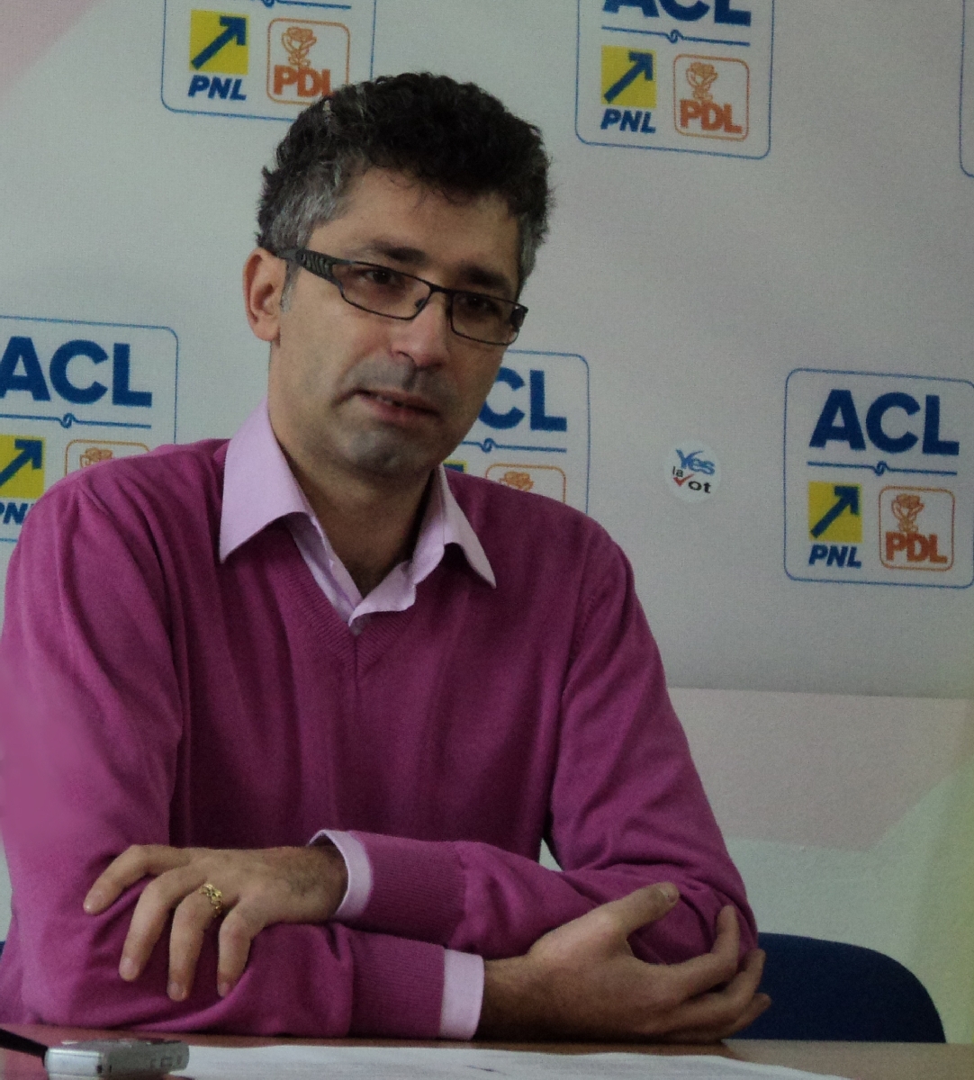 Politică în prag de iarnă: ILUMINATUL FESTIV nu ţine cald