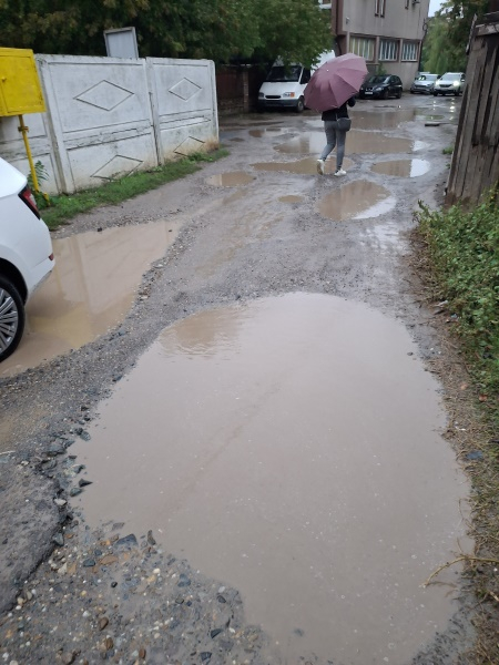 Din baltă în baltă, către şcoală şi grădiniţă