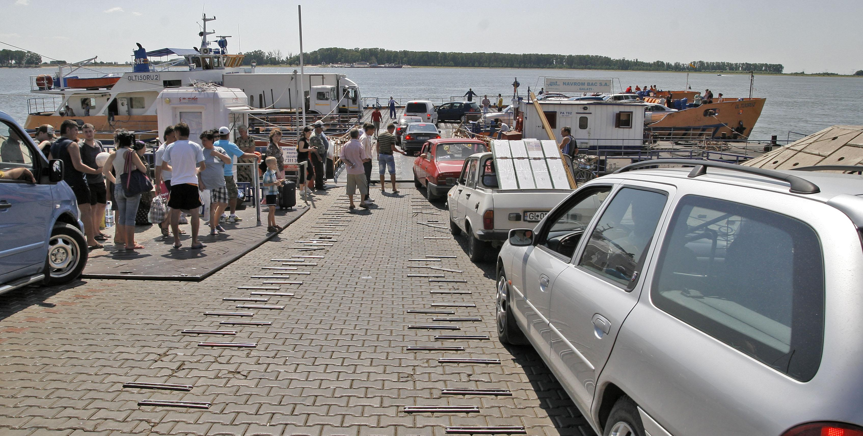 Navrom Bac revine la programul normal