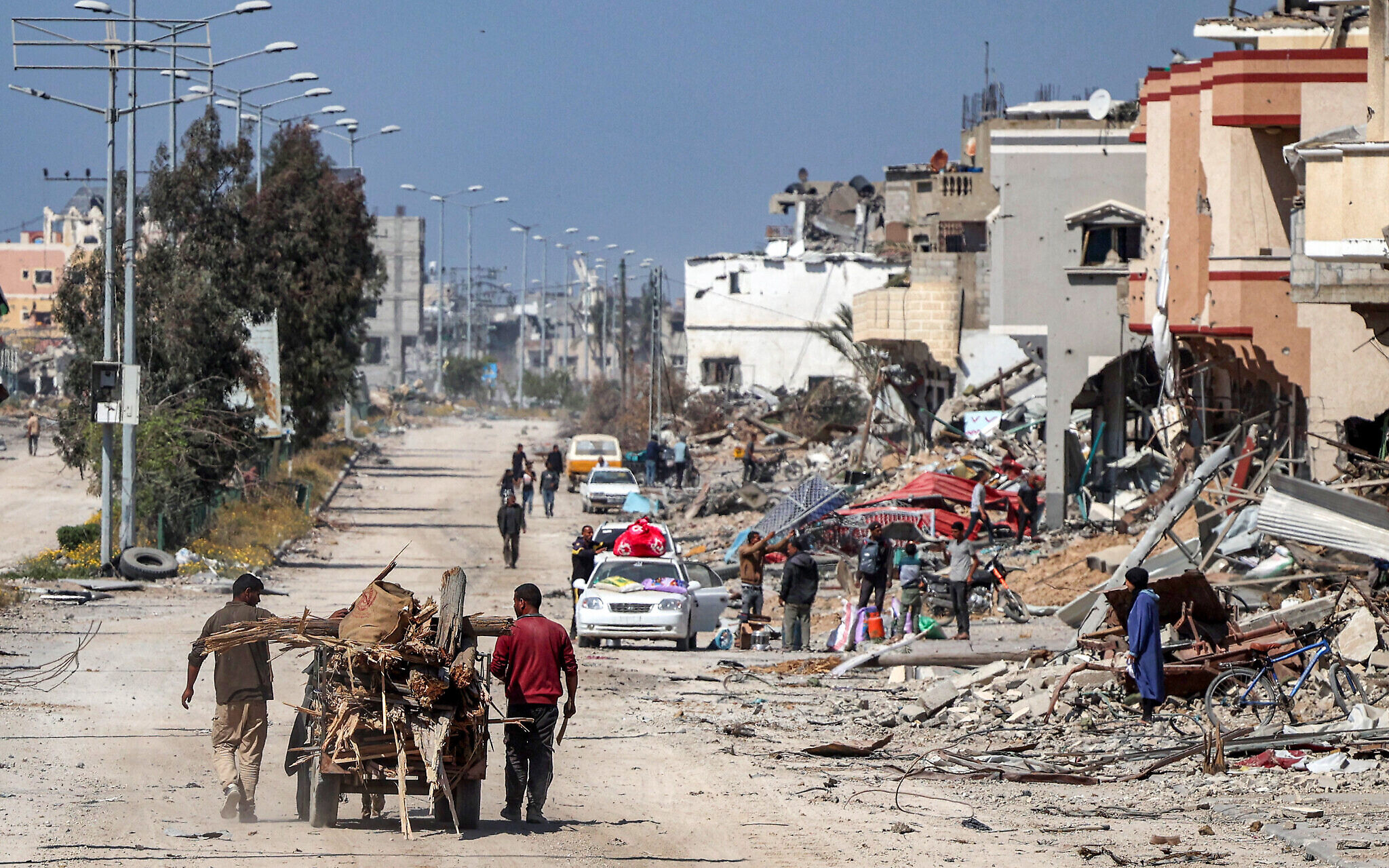 Evacuare în masă a palestinienilor din Khan Younis