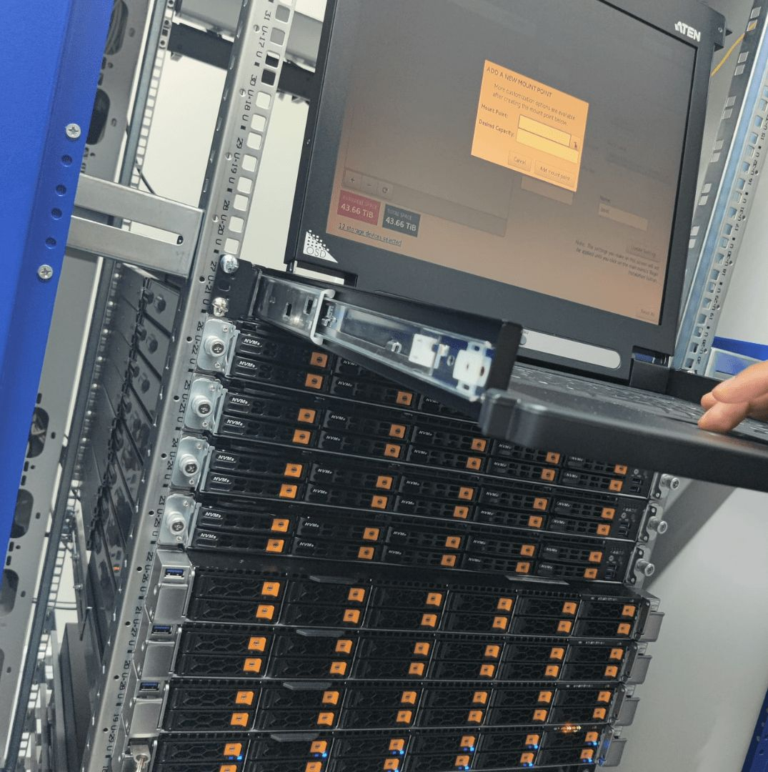 Fost student al Facultății de Automatică și Calculatoare din Galați, managerul uneia dintre cele mai mari companii de web hosting din România