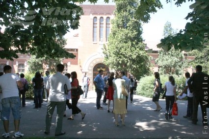 Şi eliminată, şi cu notă la examen