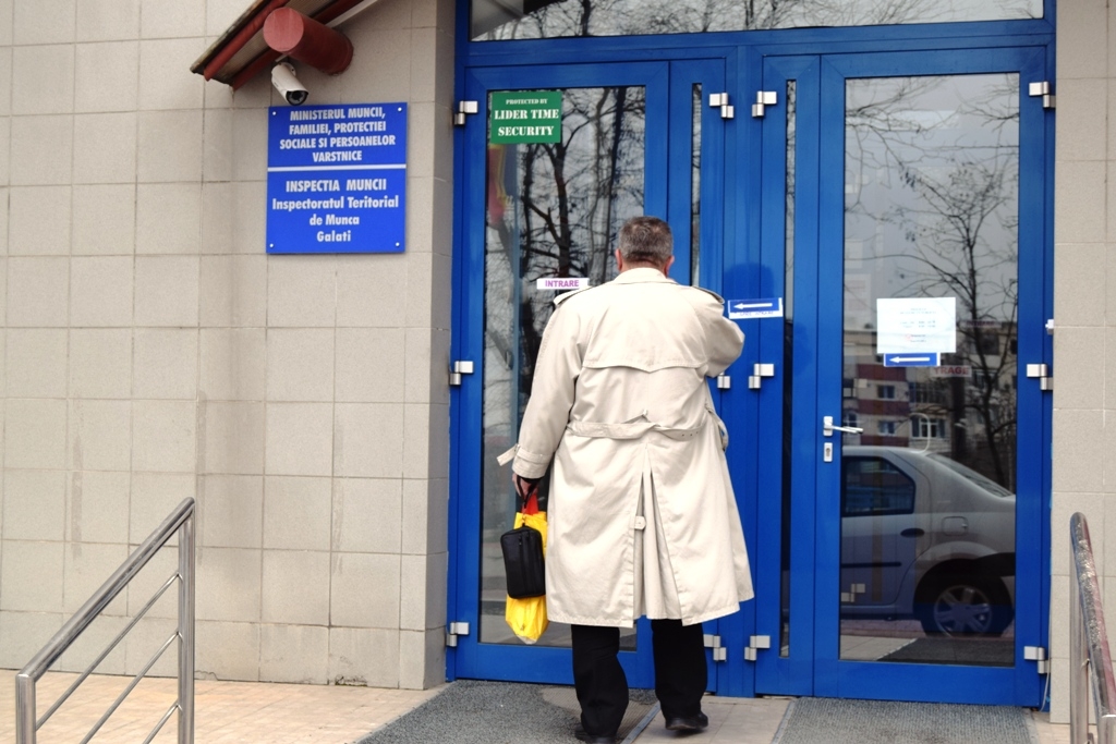 UTIL/ Cum îţi ridici carnetul de muncă de la ITM Galaţi