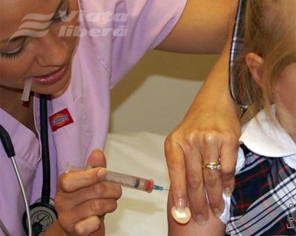 Lăsaţi copiii să se vaccineze!