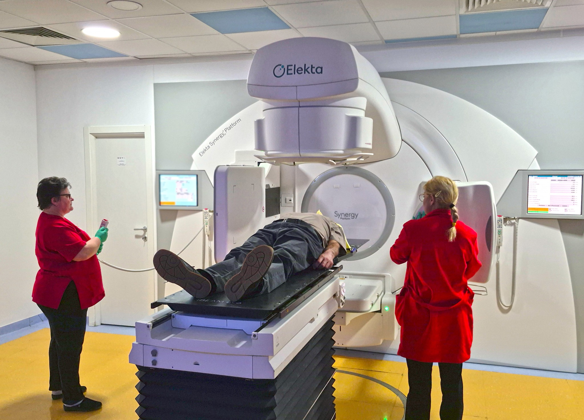 Peste 70.000 de ședințe de tratament avansat al cancerului