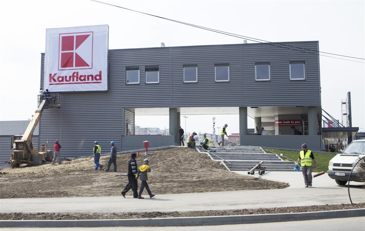 Încă trei supermarketuri la Galaţi. Kaufland, Lidl şi Dedeman, aproape de deschidere