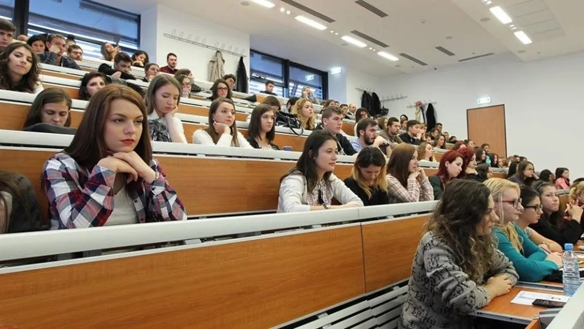 Burse sociale pentru studenții de la „Dunărea de Jos”