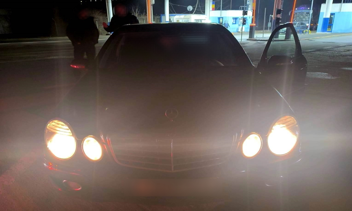 Tânăr prins la volan fără a avea dreptul de a conduce