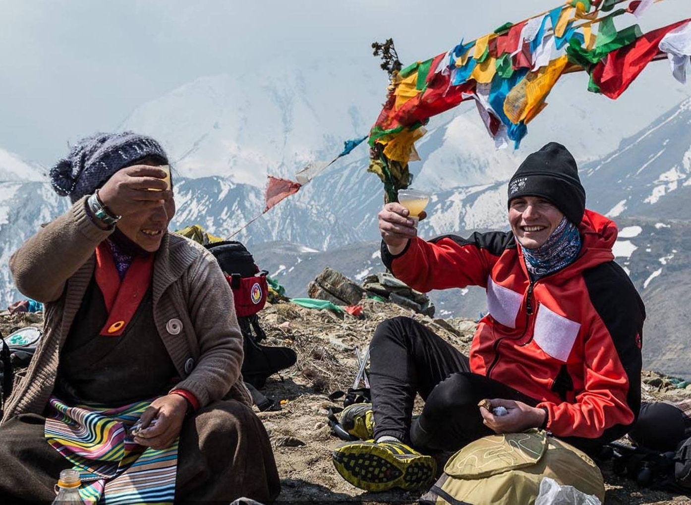 Salutări transmise gălăţenilor de la o altitudine de 6.400 metri