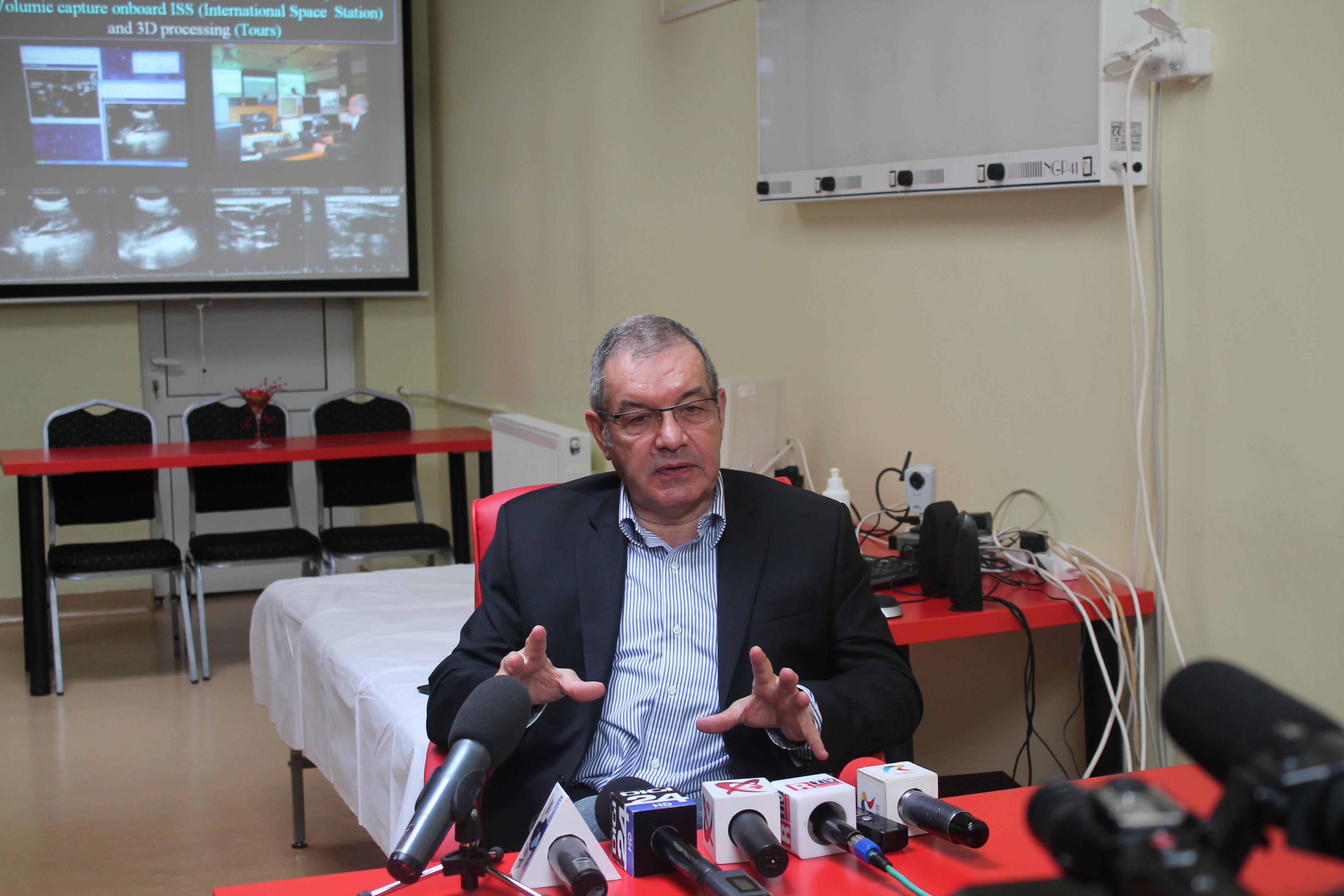 Premieră naţională/ Medicul astronauţilor de la NASA a vizitat Galaţiul