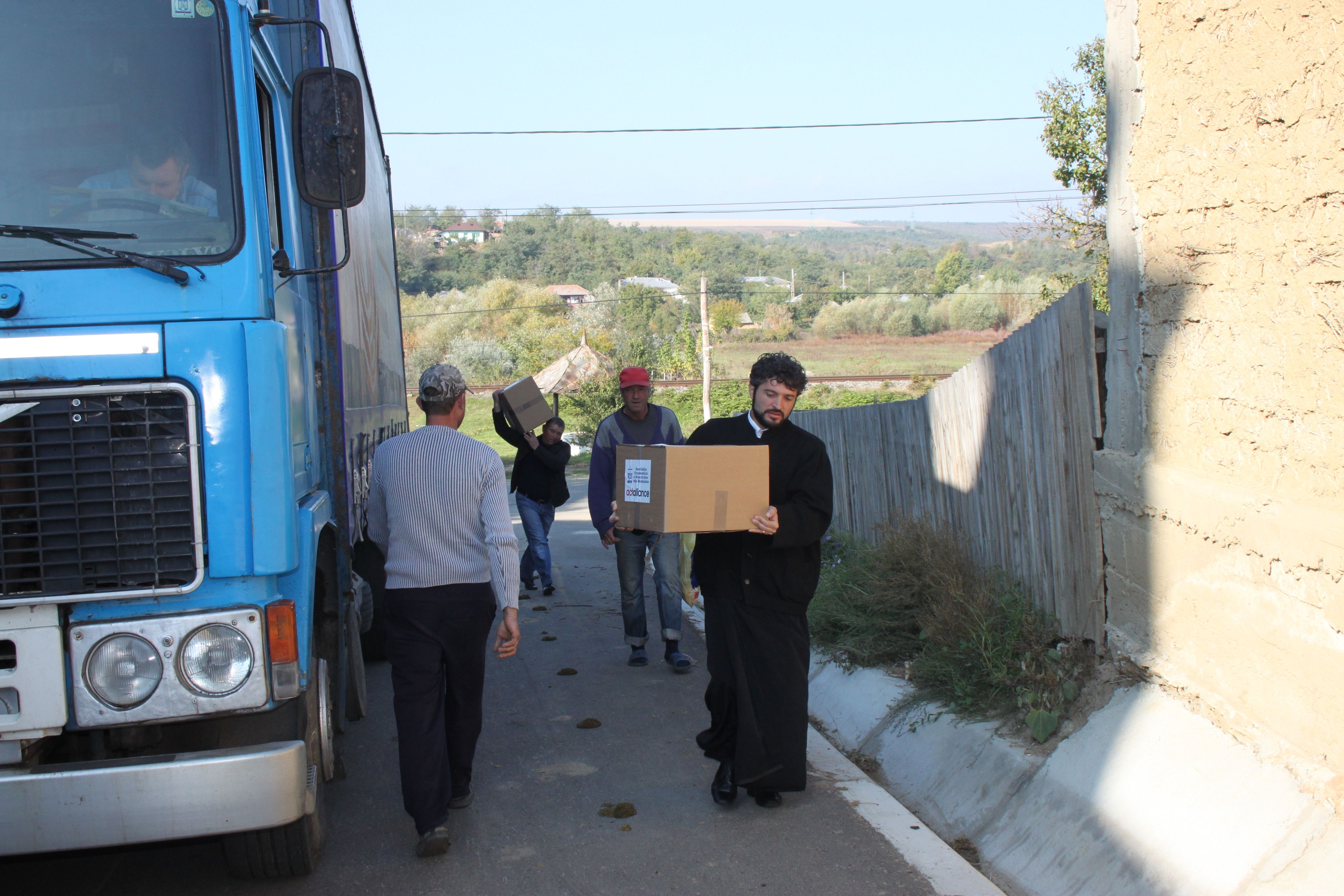 Ajutoare pentru 400 de familii gălăţene de la Asociaţia Ecumenică a Bisericilor
