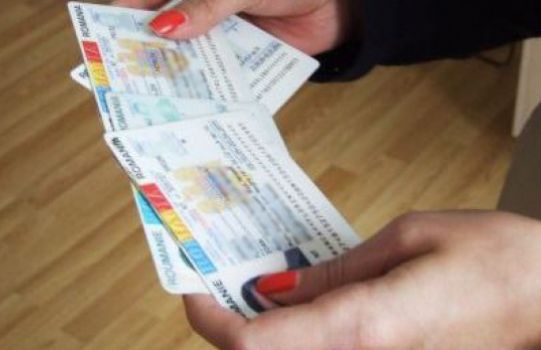 UTIL în an electoral | Când trebuie să îţi schimbi buletinul