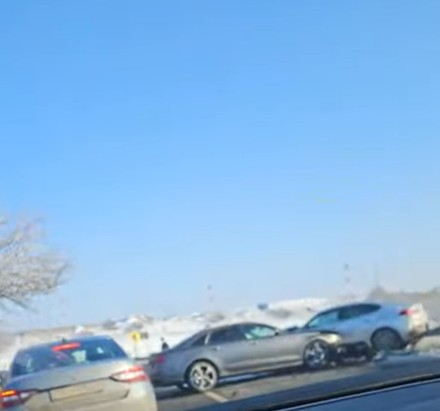 Două mașini s-au ciocnit în apropiere de Galați