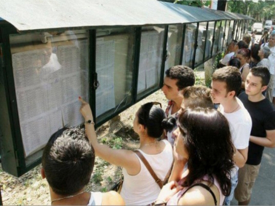 Peste 77 la sută dintre elevii gălăţeni au promovat Bacalaureatul. VEZI AICI CE NOTE S-AU LUAT