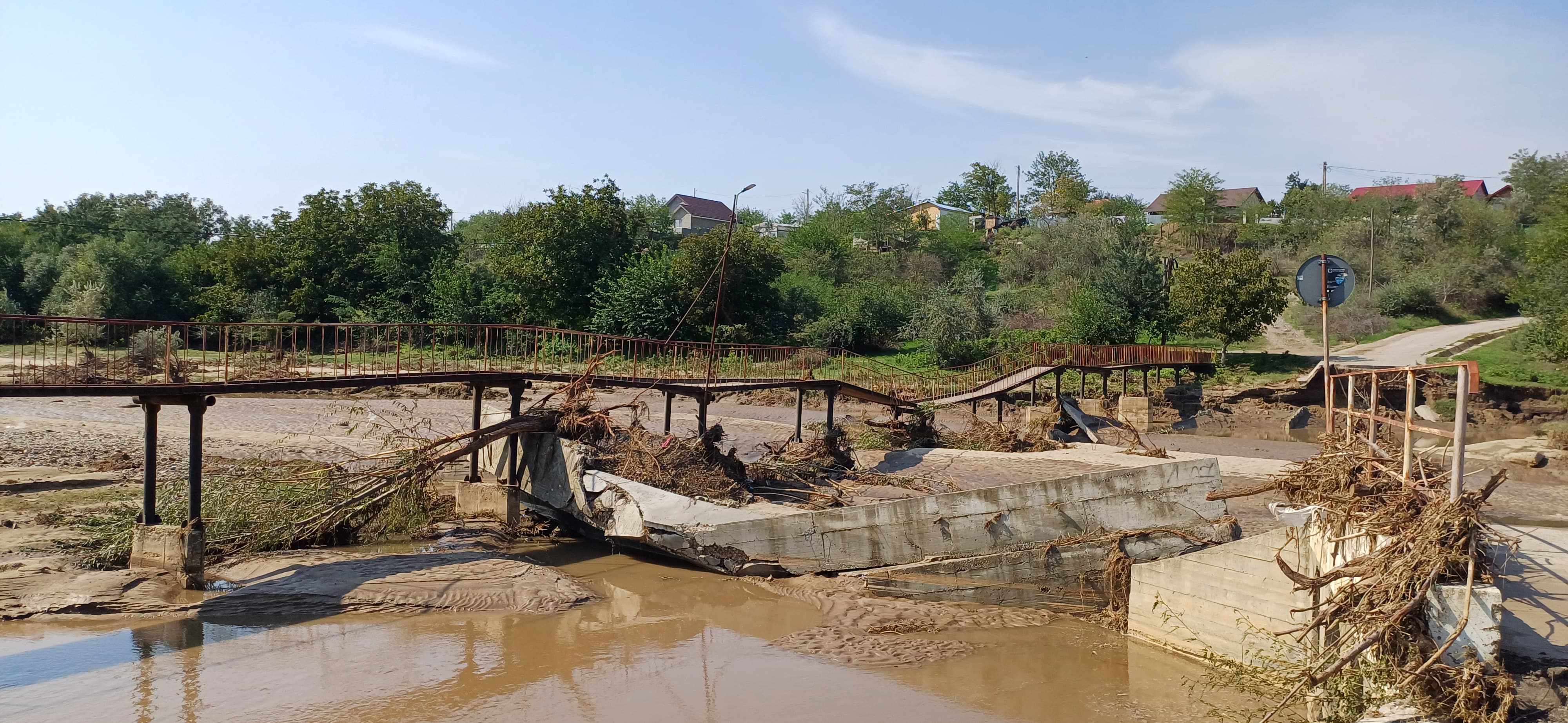 Cât de grav au fost afectate de inundații drumurile județene din Galați