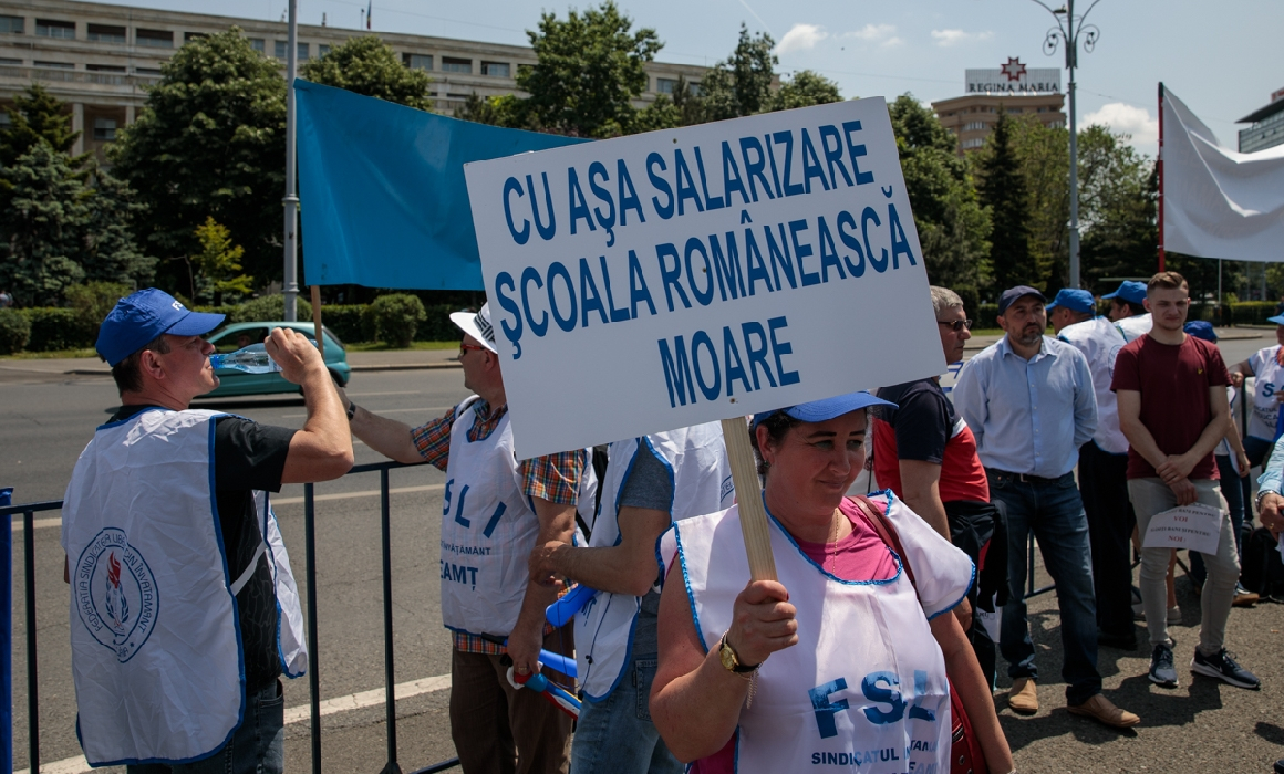 O scurtă istorie a grevelor din Educaţie. Ce au cerut şi cât au primit dascălii de-a lungul timpului