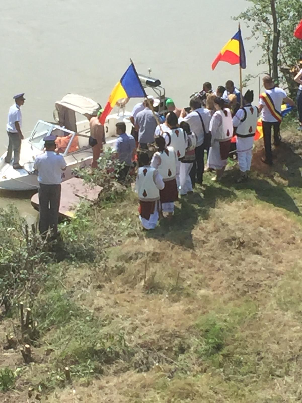 Centenarul Marii Unirii sărbătorit prin înot