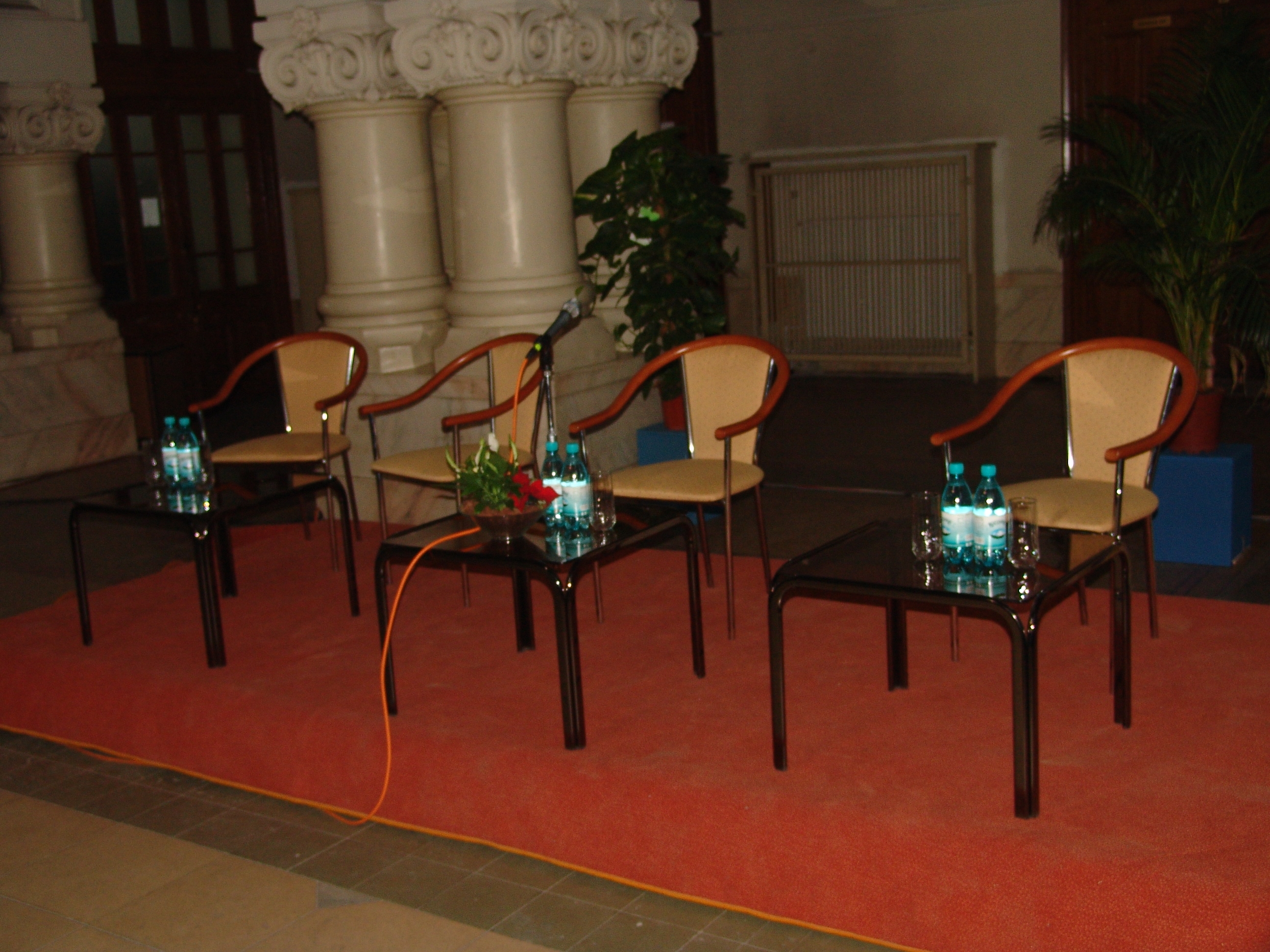 Alegeri reluate şi amânate: Senatul "Dunării de Jos", învins de Ministerul Educaţiei