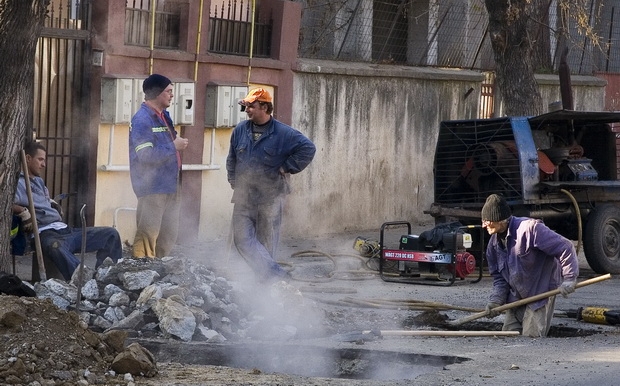 Licitaţii putrede la canalizarea din judeţ: Studii greşite, contestaţii, nervi