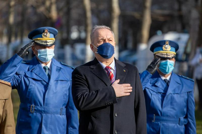 Nu se va reveni la stagiul militar obligatoriu