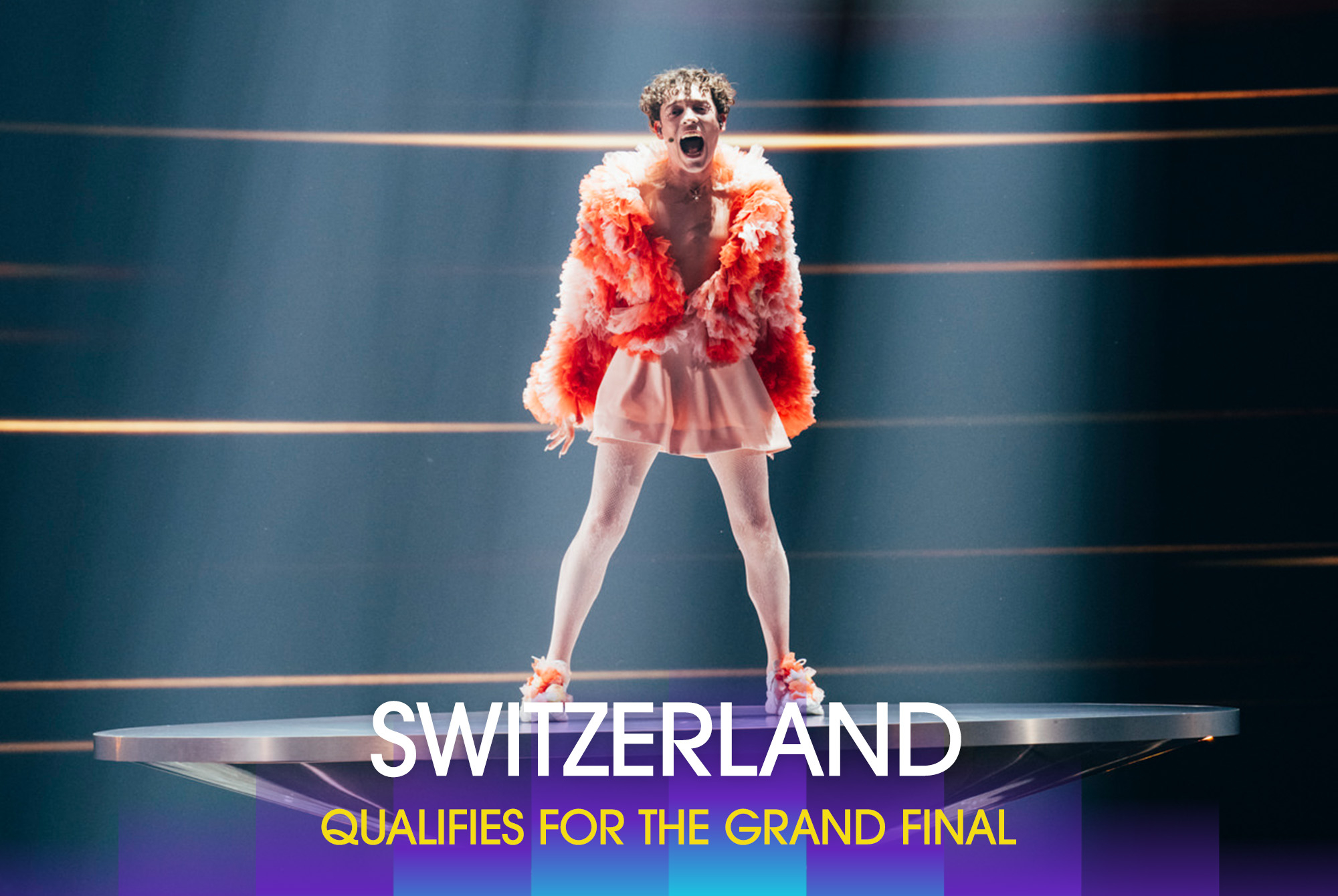 Spectacol total: strălucire, nuditate... și huiduieli