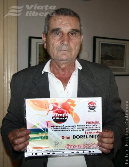 Un cititor fericit pleacă la mare