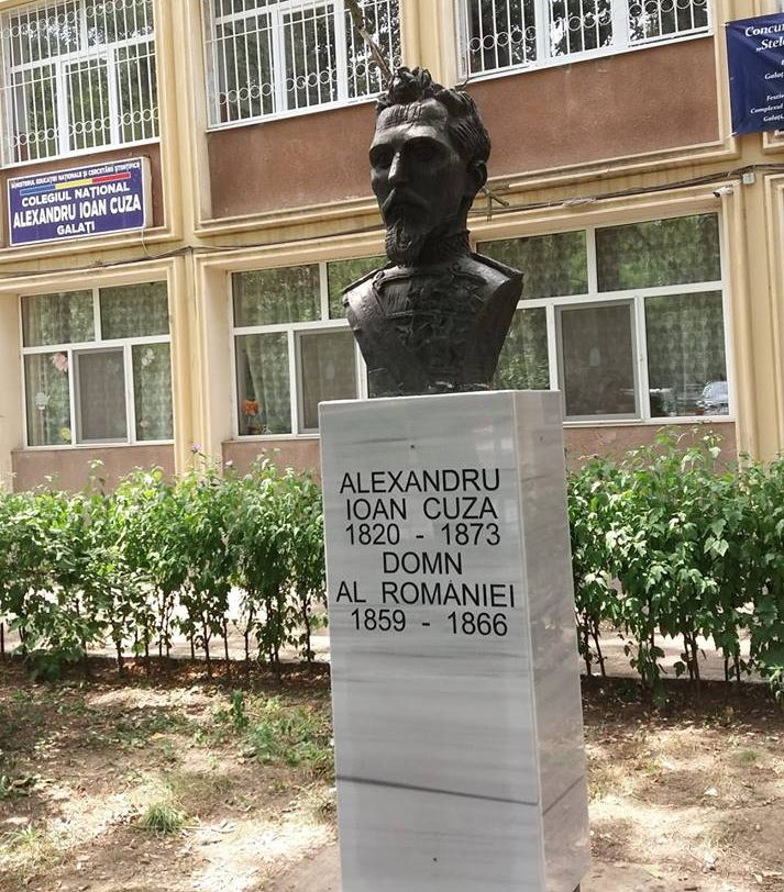 Statuia lui Cuza a fost redată colegiului care-i poartă numele