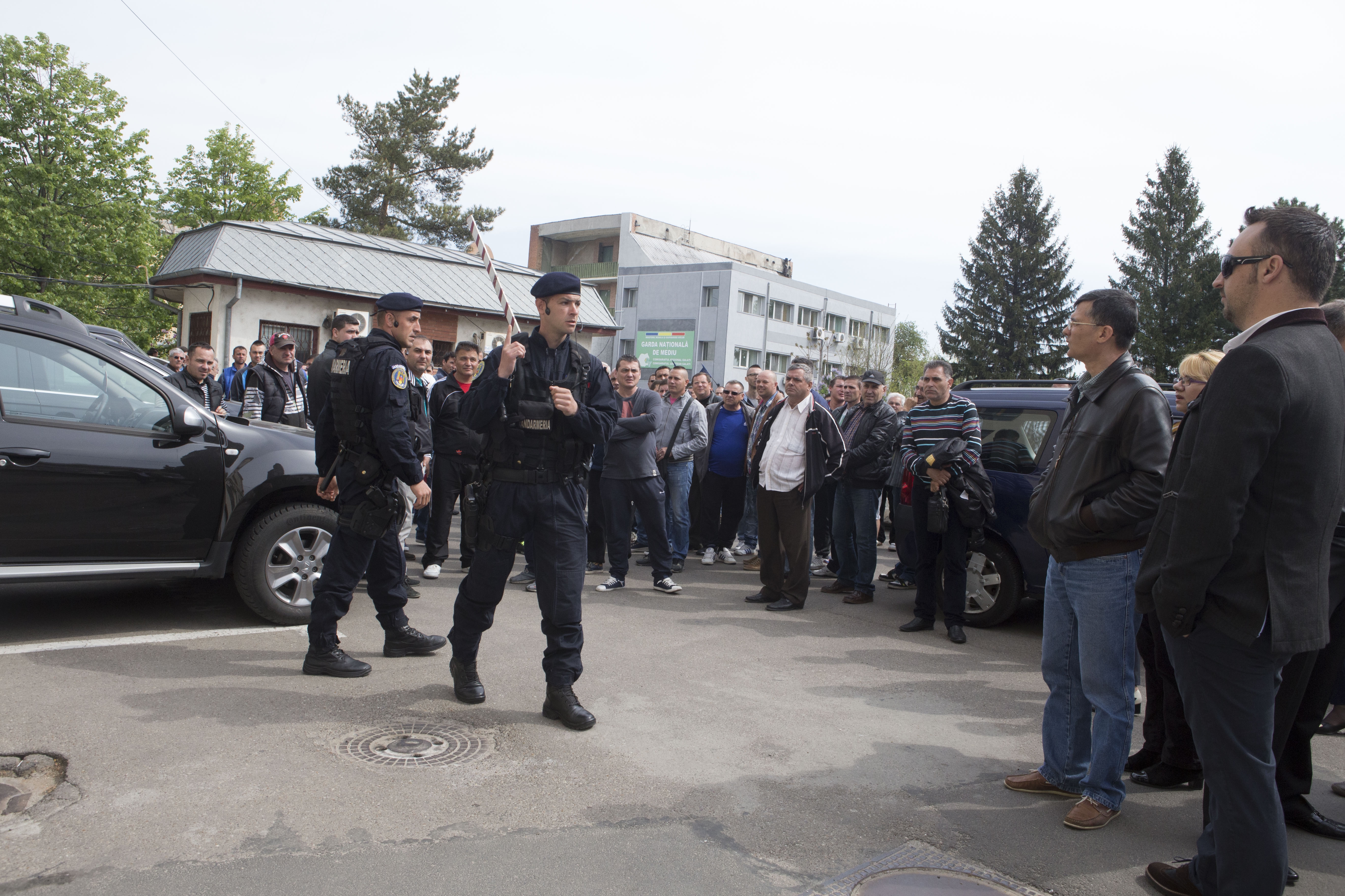 GREVA MAXI-TAXI CONTINUĂ/ Primarul Marius Stan îi SFĂTUIEŞTE pe şoferi să REVINĂ PE TRASEU (FOTO)