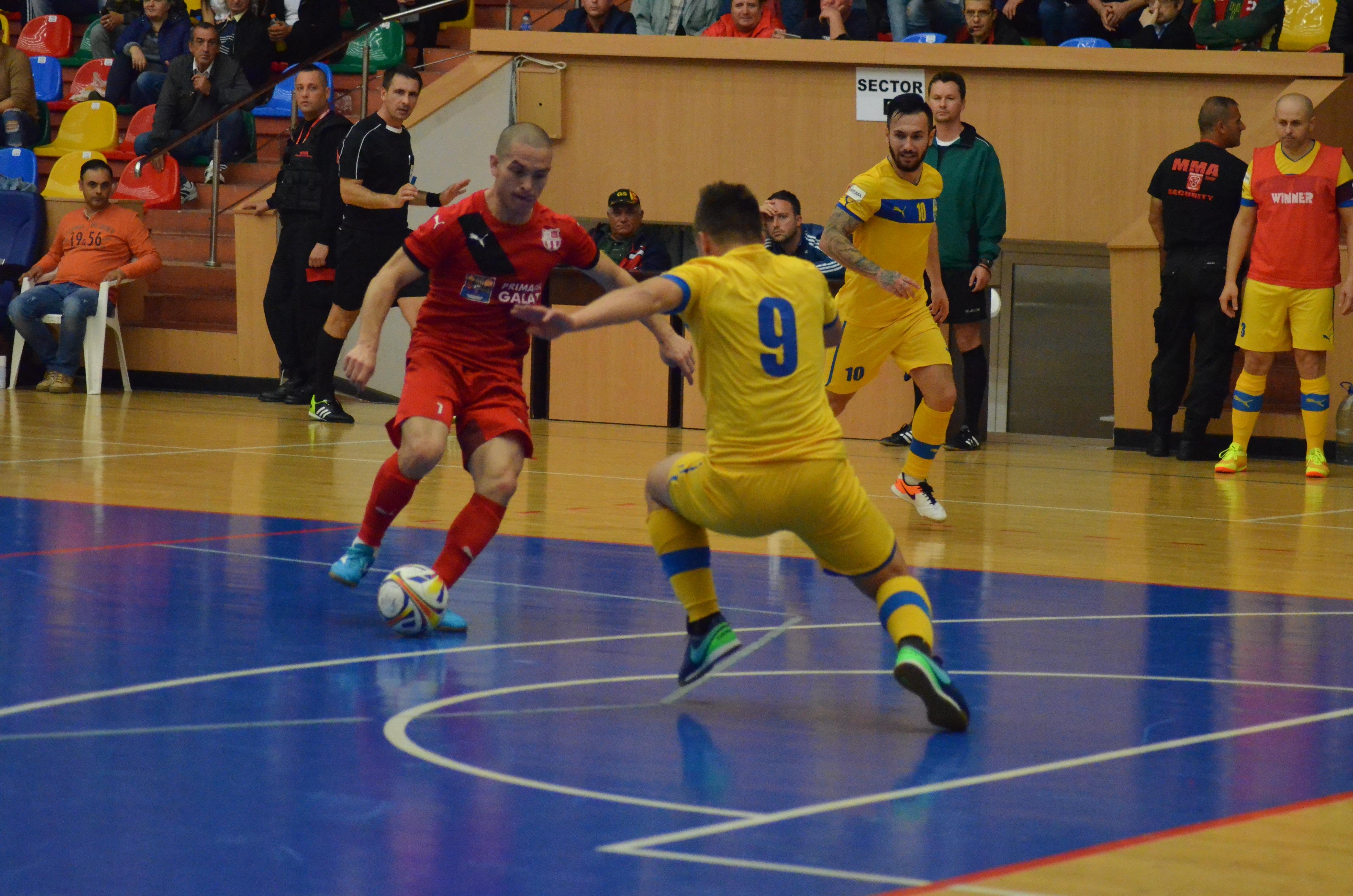 United, antrenament cu public