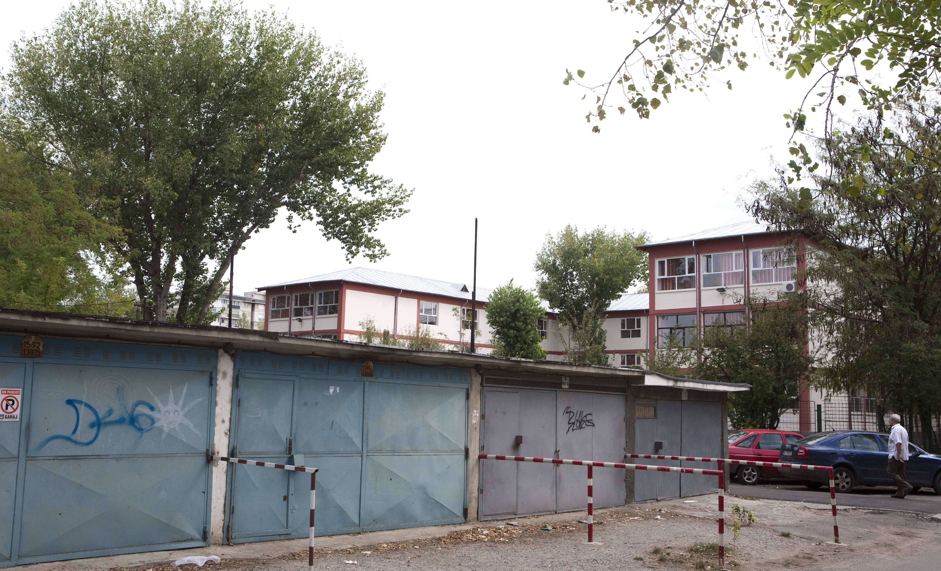 Promisiuni de un an de zile/ Unde-s locurile de joacă, domn' primar?