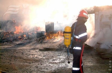 Independenţa - furaje mistuite de foc