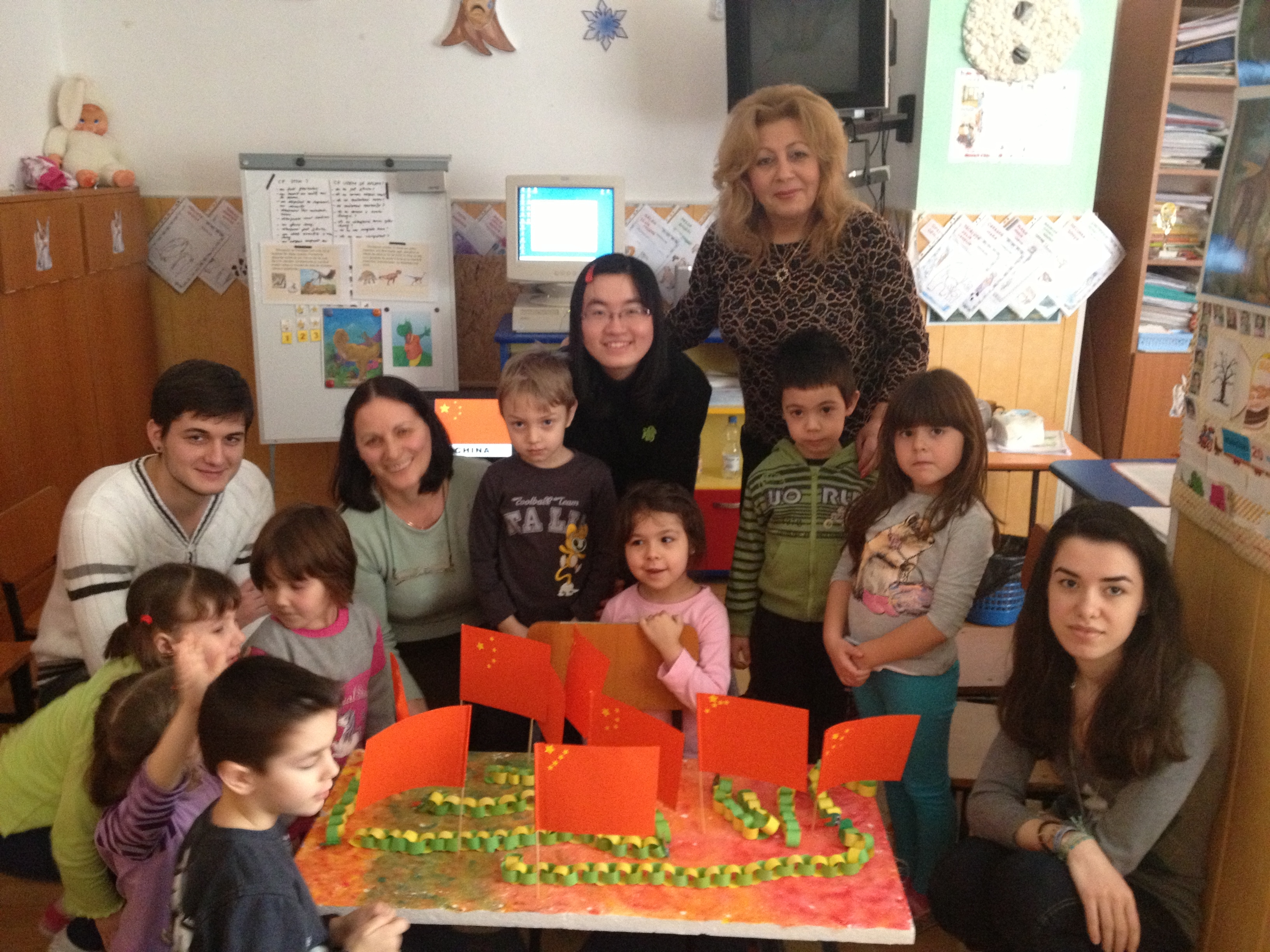 O chinezoaică i-a învăţat engleză pe copiii de la Grădiniţa Nr. 64 din Galaţi