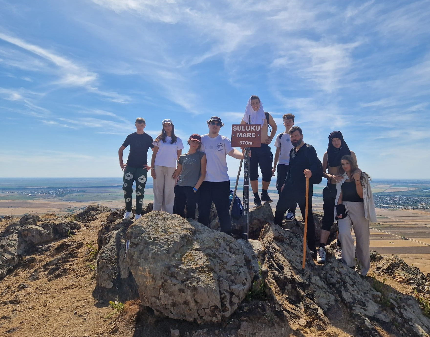 Drumeție în Munții Dobrogei a tinerilor din Tecuci