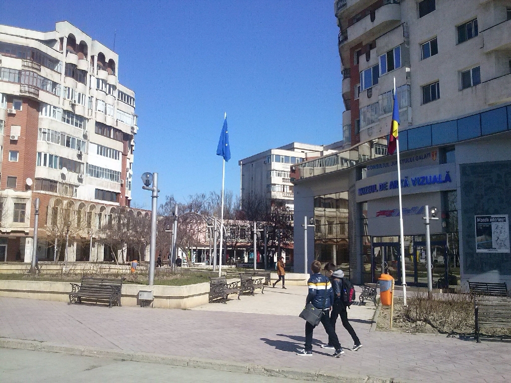 Doi plasticieni - o gălăţeancă şi un chinez din Paris - la Muzeul de Artă din Galaţi!