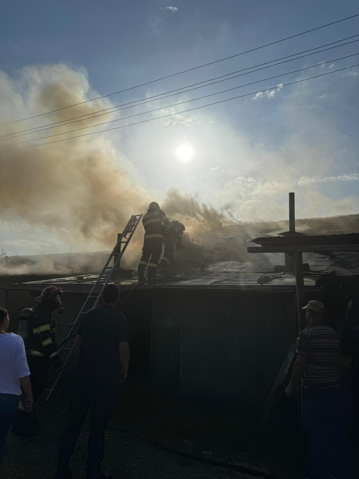 Fabrica de peleți de la Gohor a luat foc