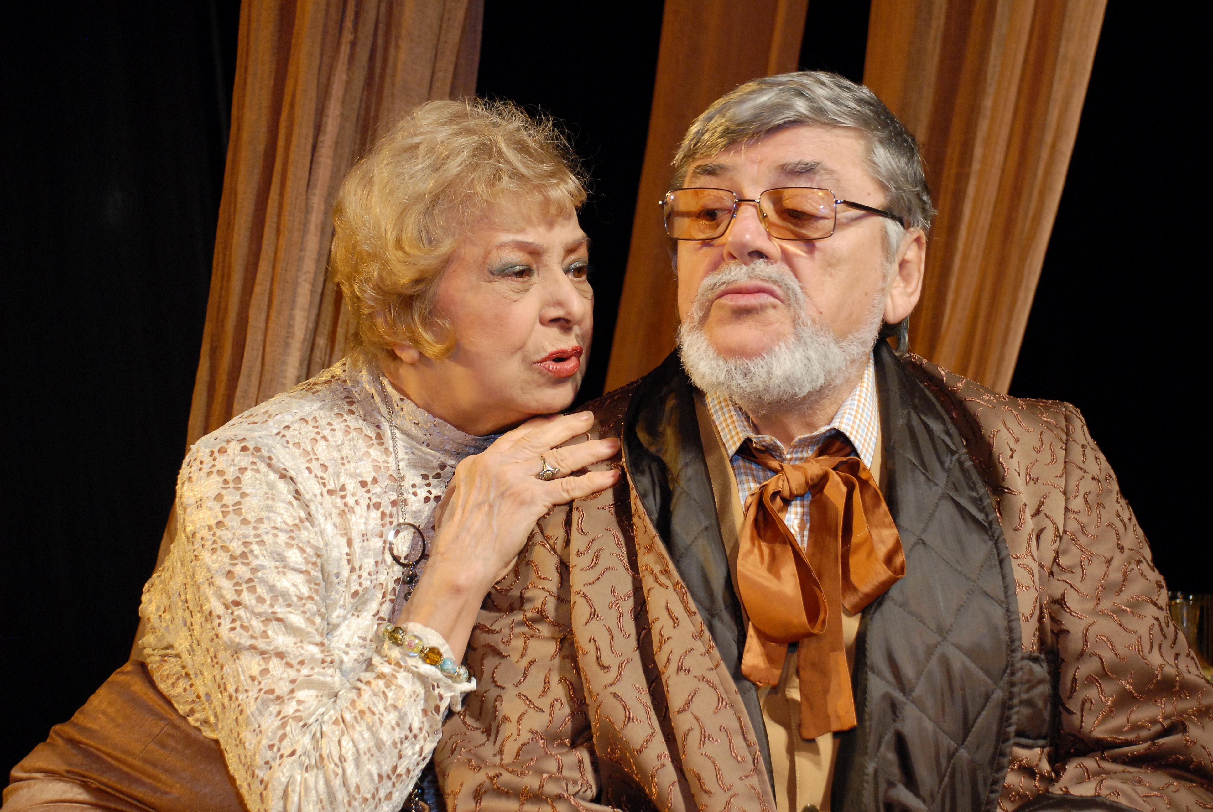 Premieră la Teatrul Dramatic: "Echilibru instabil" 