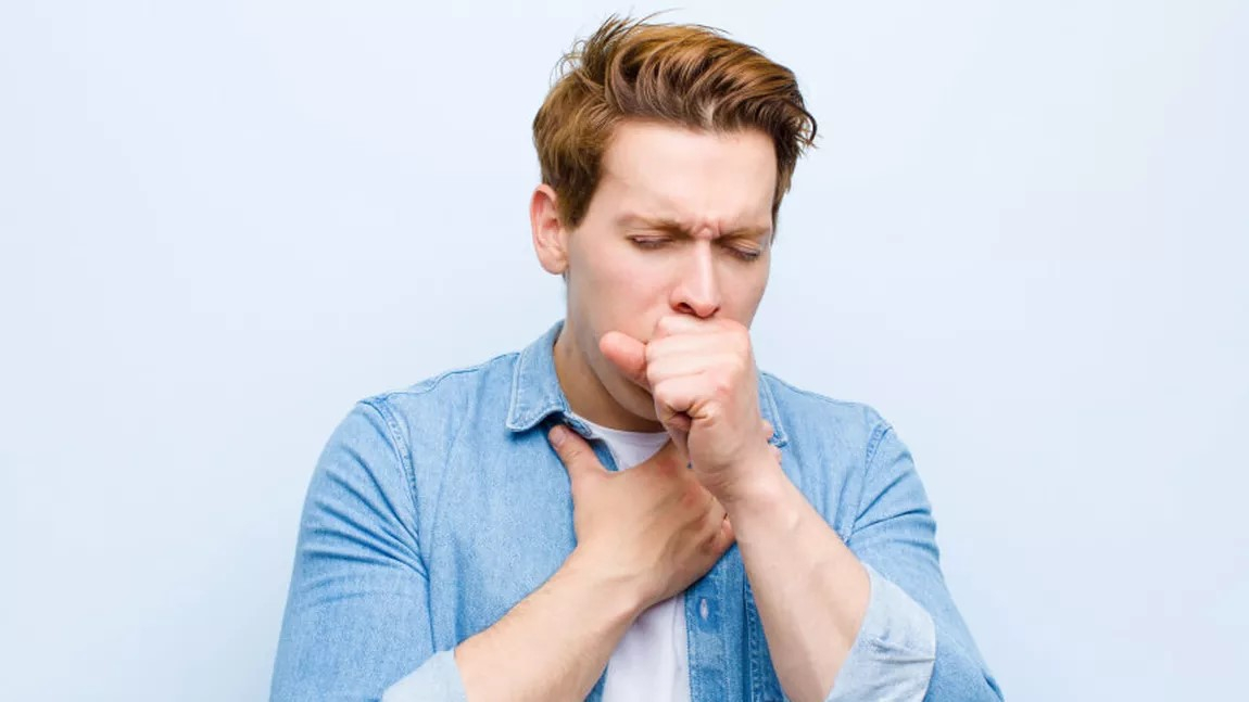 Leacuri simple care te scapă de răgușeală