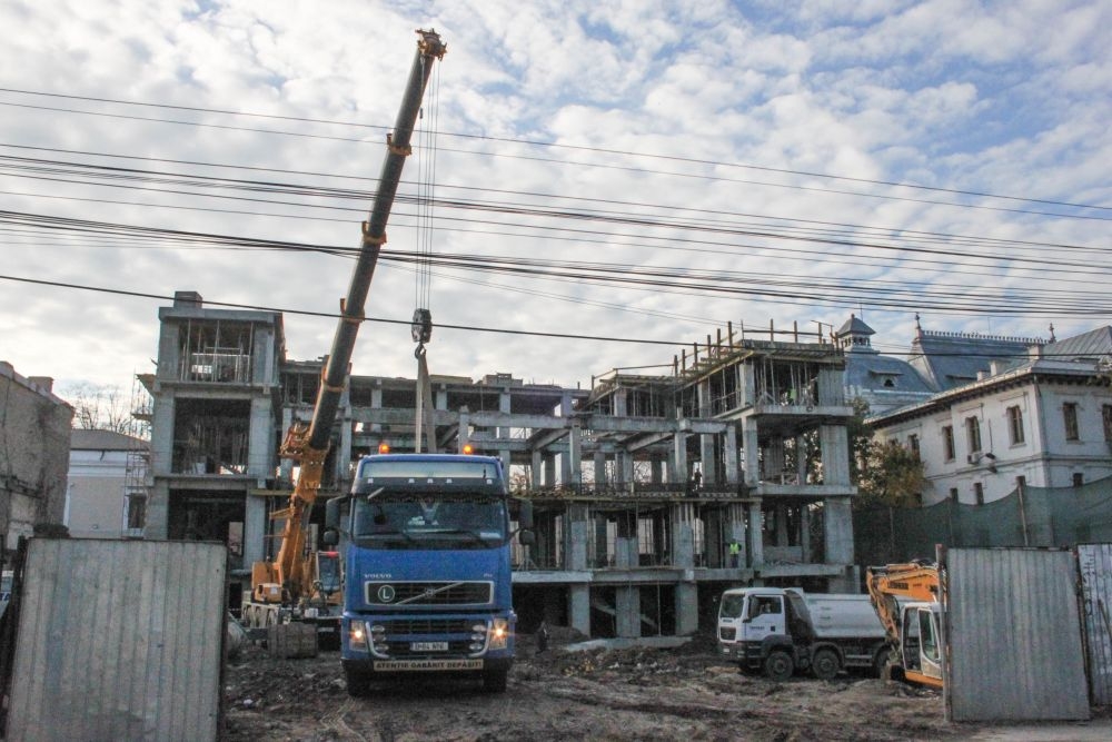 Şantiere deschise în oraş/ Hei-rup, până nu dă frigul! (FOTO)