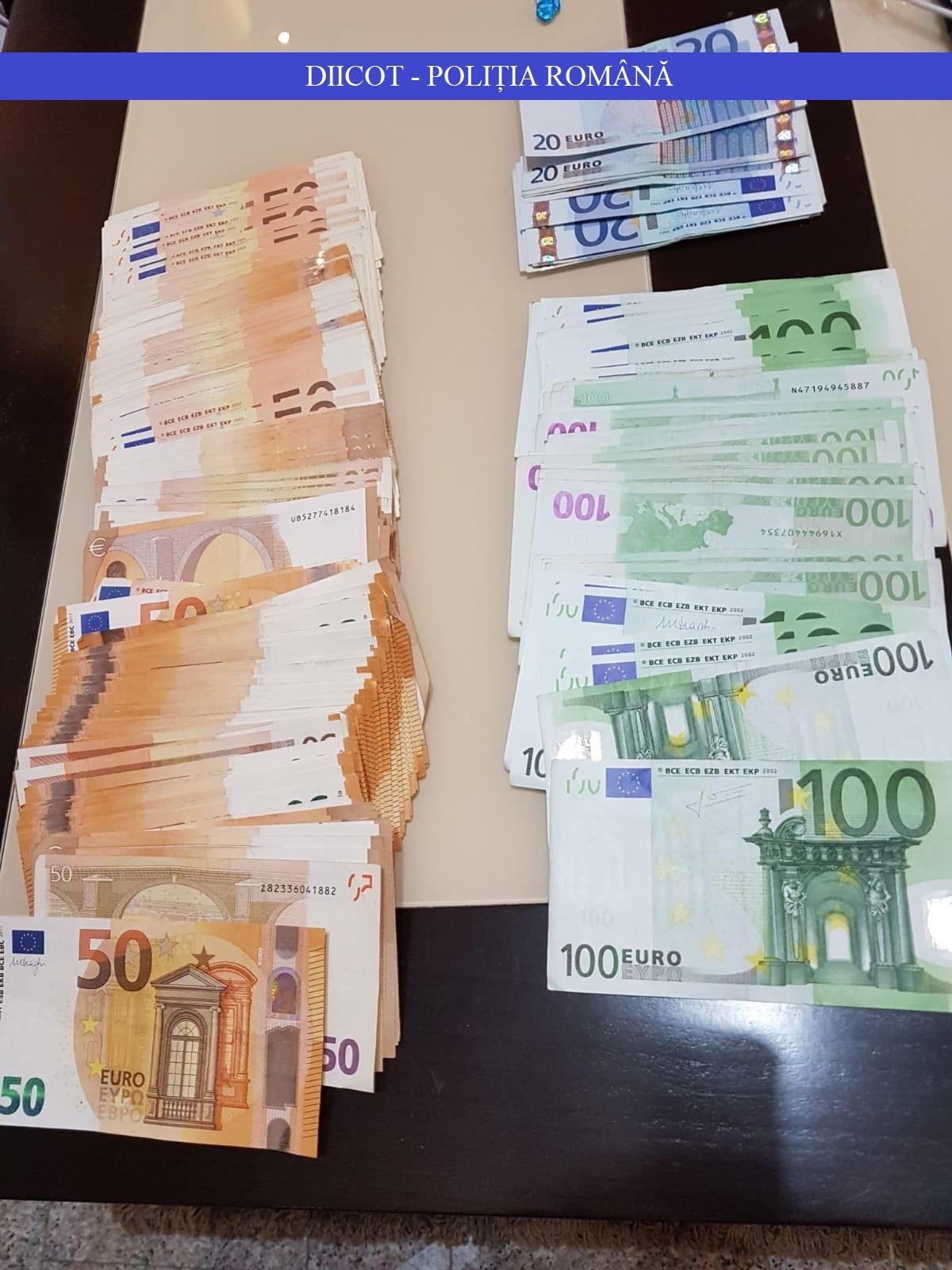 Înşelăciuni de peste trei milioane de lei. Percheziţii, bani confiscaţi şi persoane reţinute