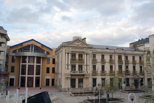 CJ restituie şi apoi cumpără de la proprietar Muzeul de Istorie 