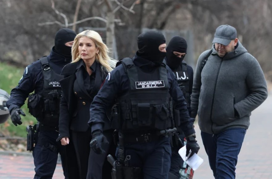 Instanța îi scapă pe Laura Vicol și Vladimir Ciorbă de arest preventiv