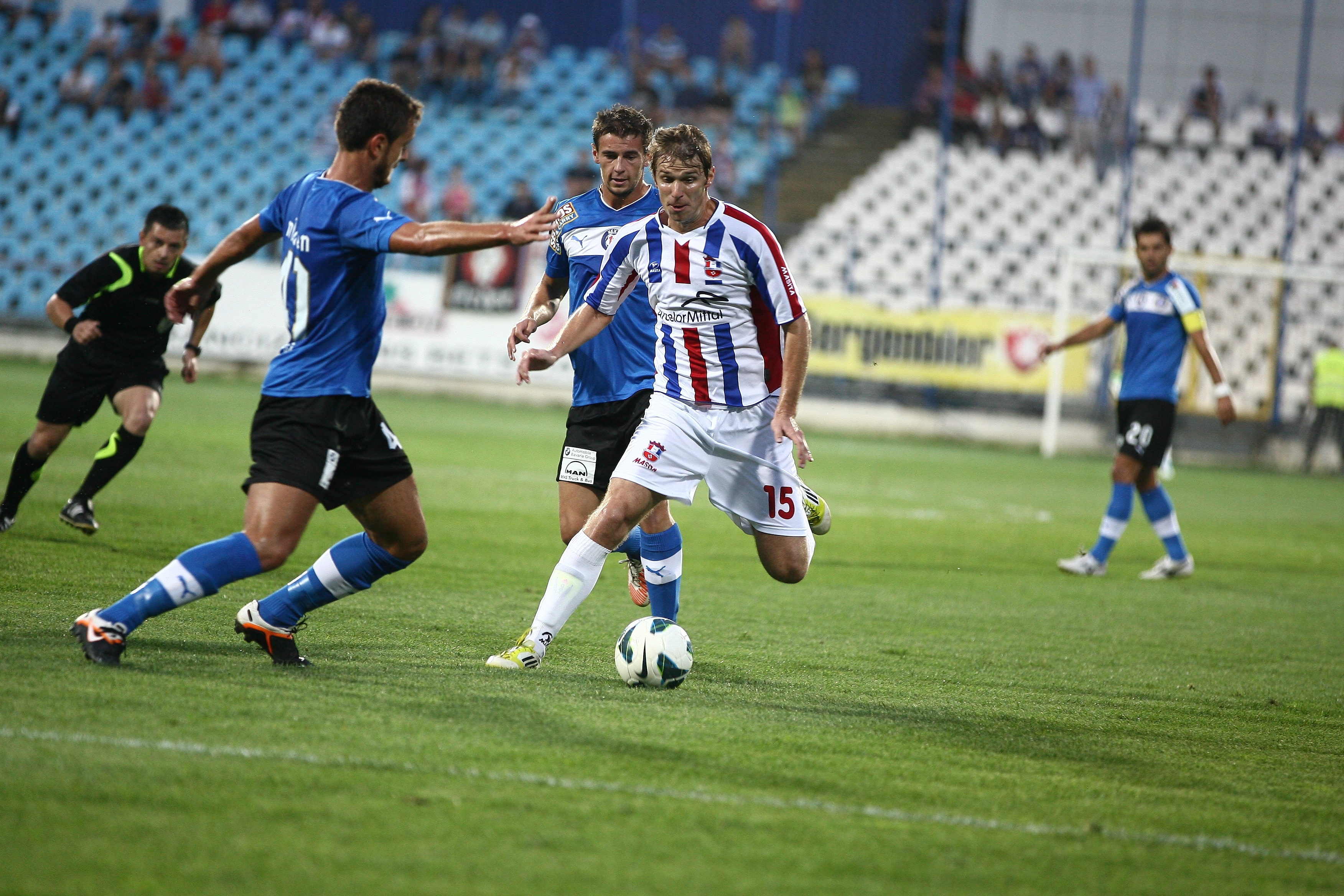 Probleme de efectiv în atacul Oţelului - Lipsesc Pena, Paraschiv şi Punosevac