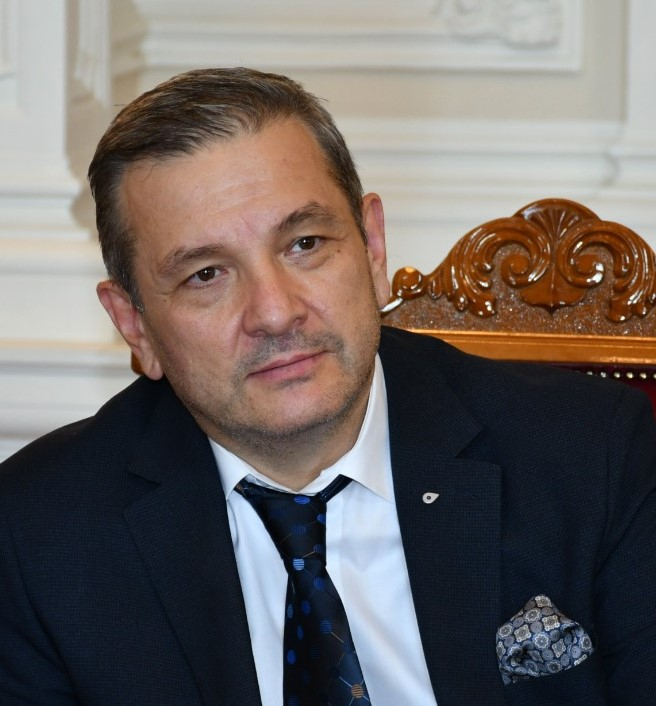 Eveniment în lumea academică - Profesorul gălăţean Bogdan Ciucă a conferenţiat alături de doi laureaţi ai premiului Nobel