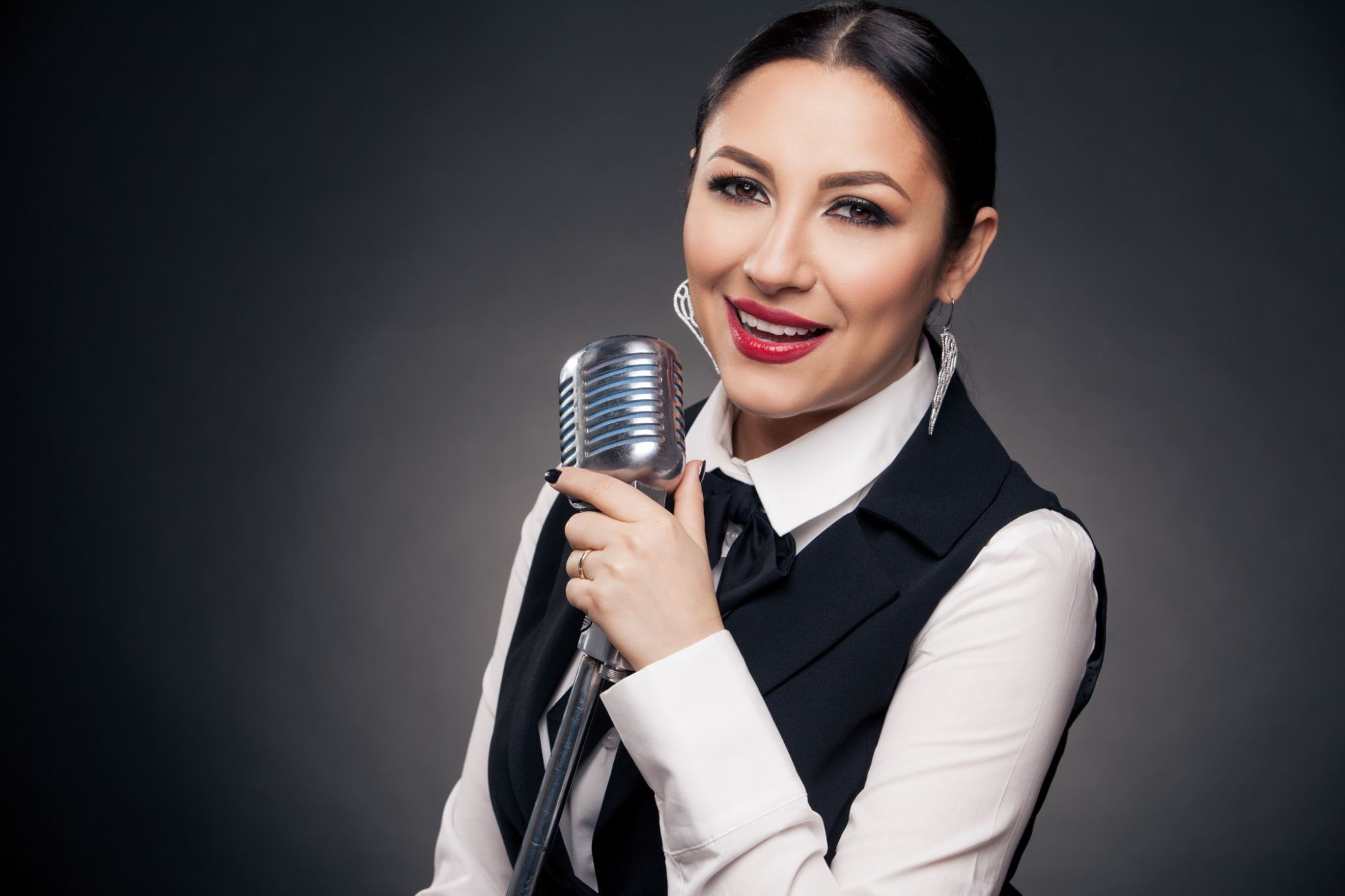 Andra cântă la Sala Sporturilor