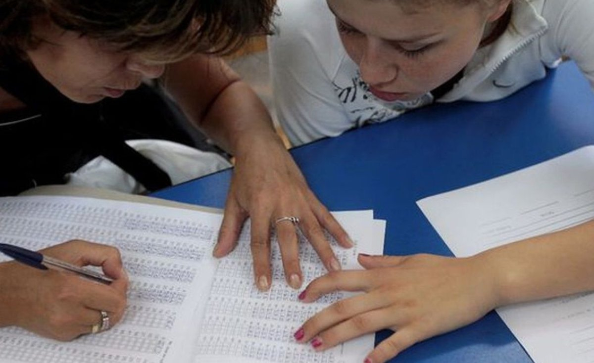 Elevii care nu au fost repartizați la liceu mai au o șansă la toamnă