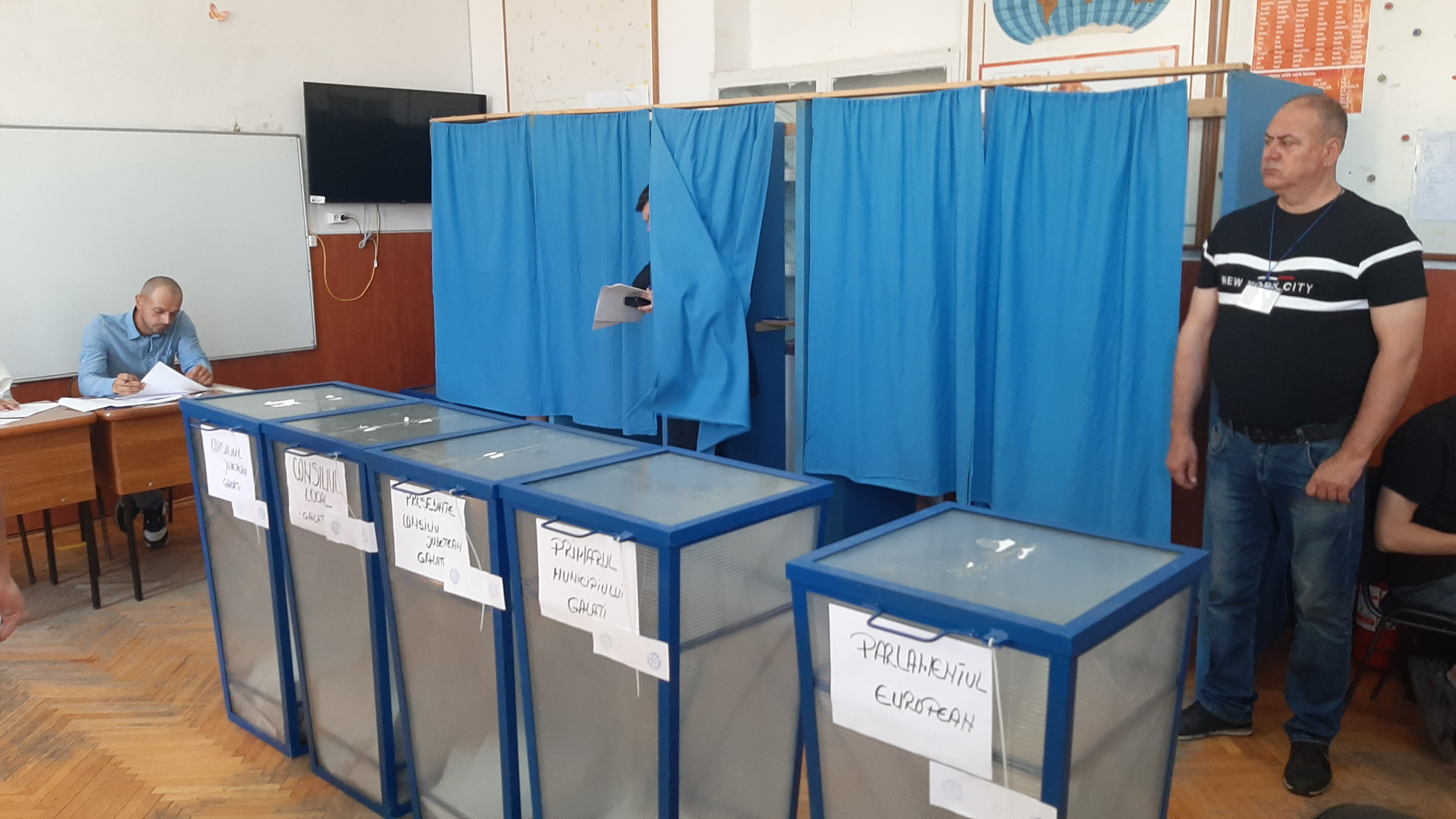 Galaţiul, în topul naţional al absenteismului la vot. Maraton de 15 ore la urne