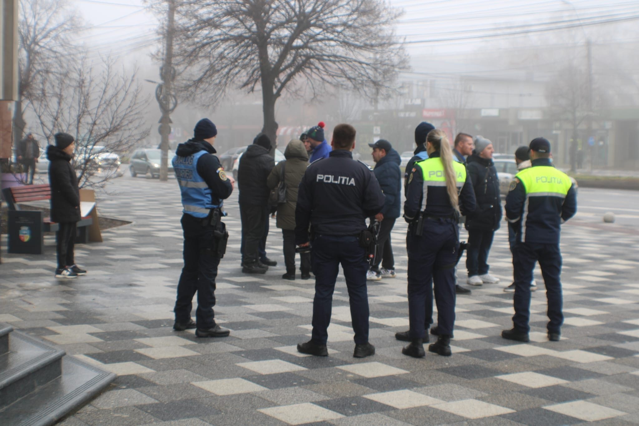 Protest anemic al siderurgiștilor la Tribunal