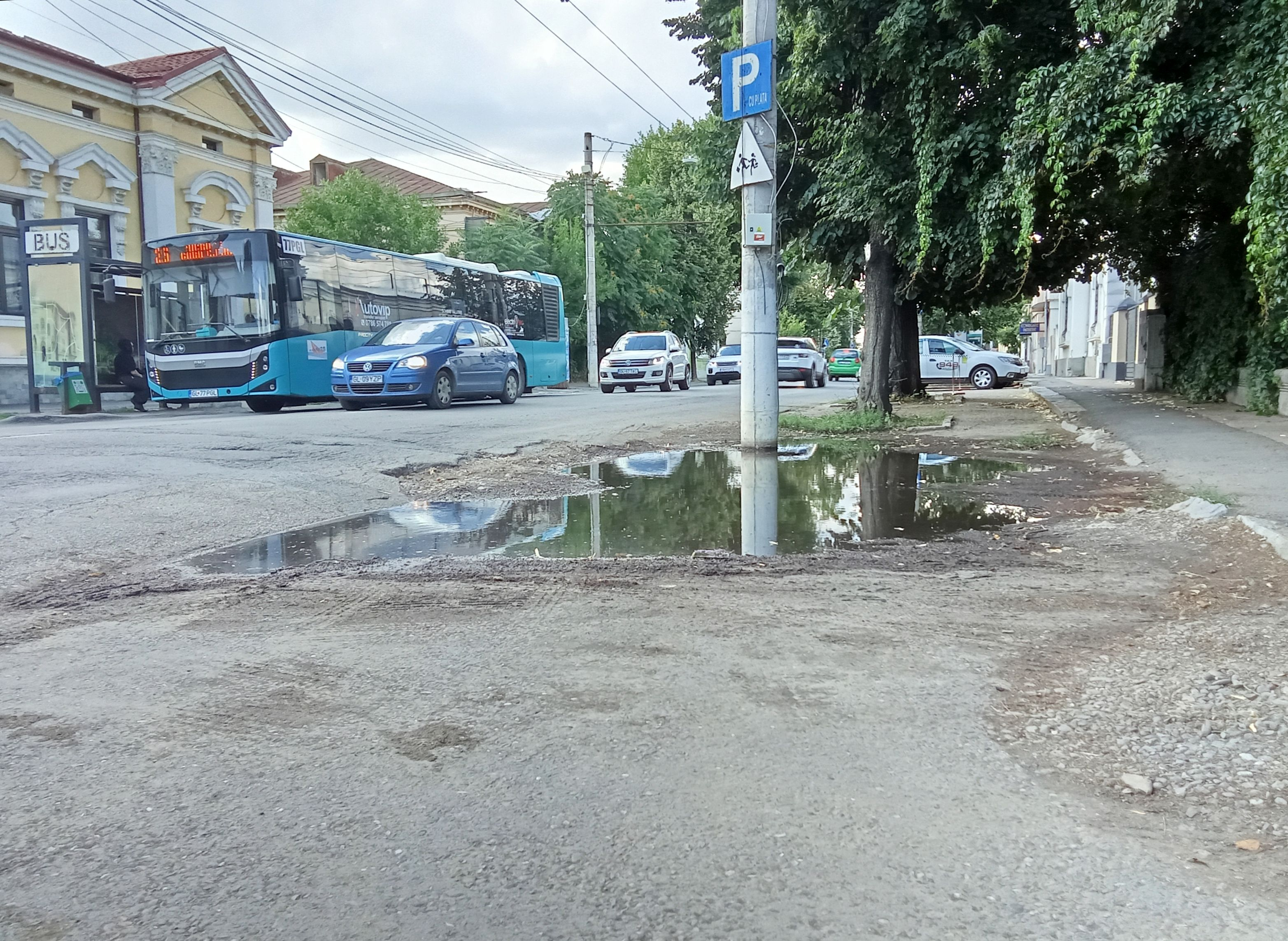 Pavele de granit şi reparaţii de peste 6 milioane de lei pe strada Domnească (FOTO)