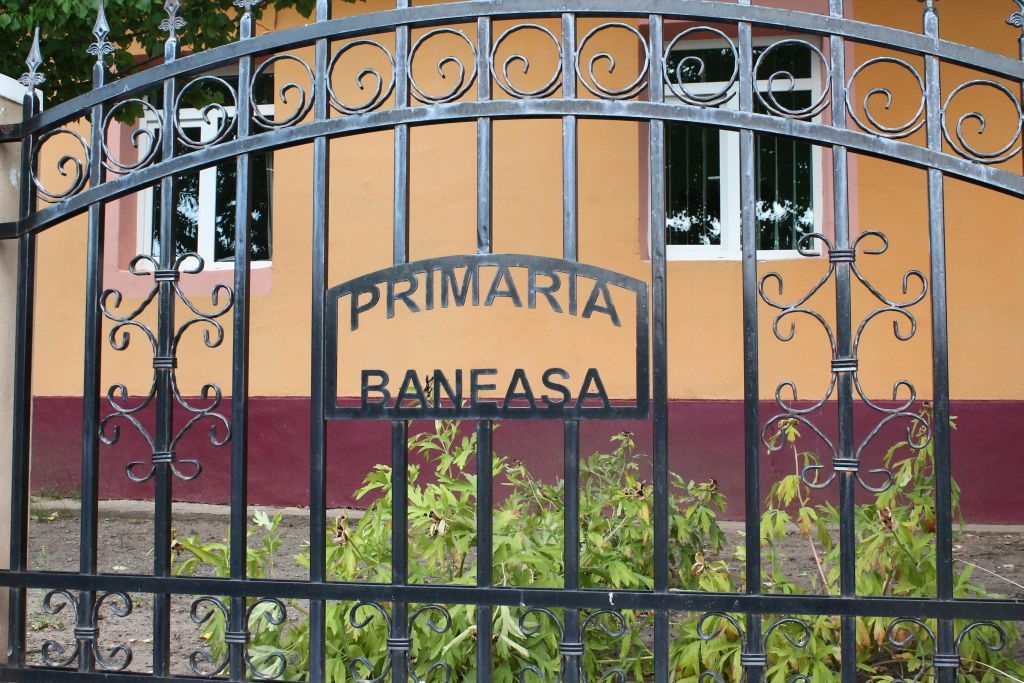 Asistaţii social muncesc în folosul comunităţii